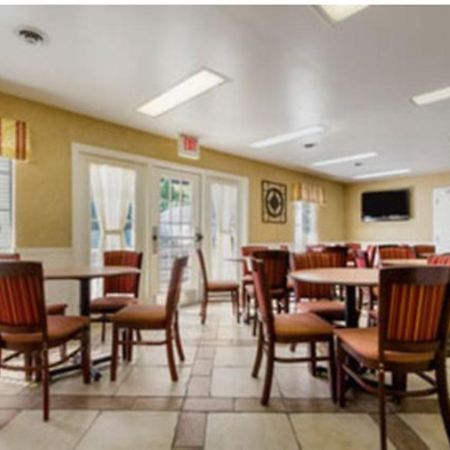 Baymont By Wyndham Greenville Restoran fotoğraf